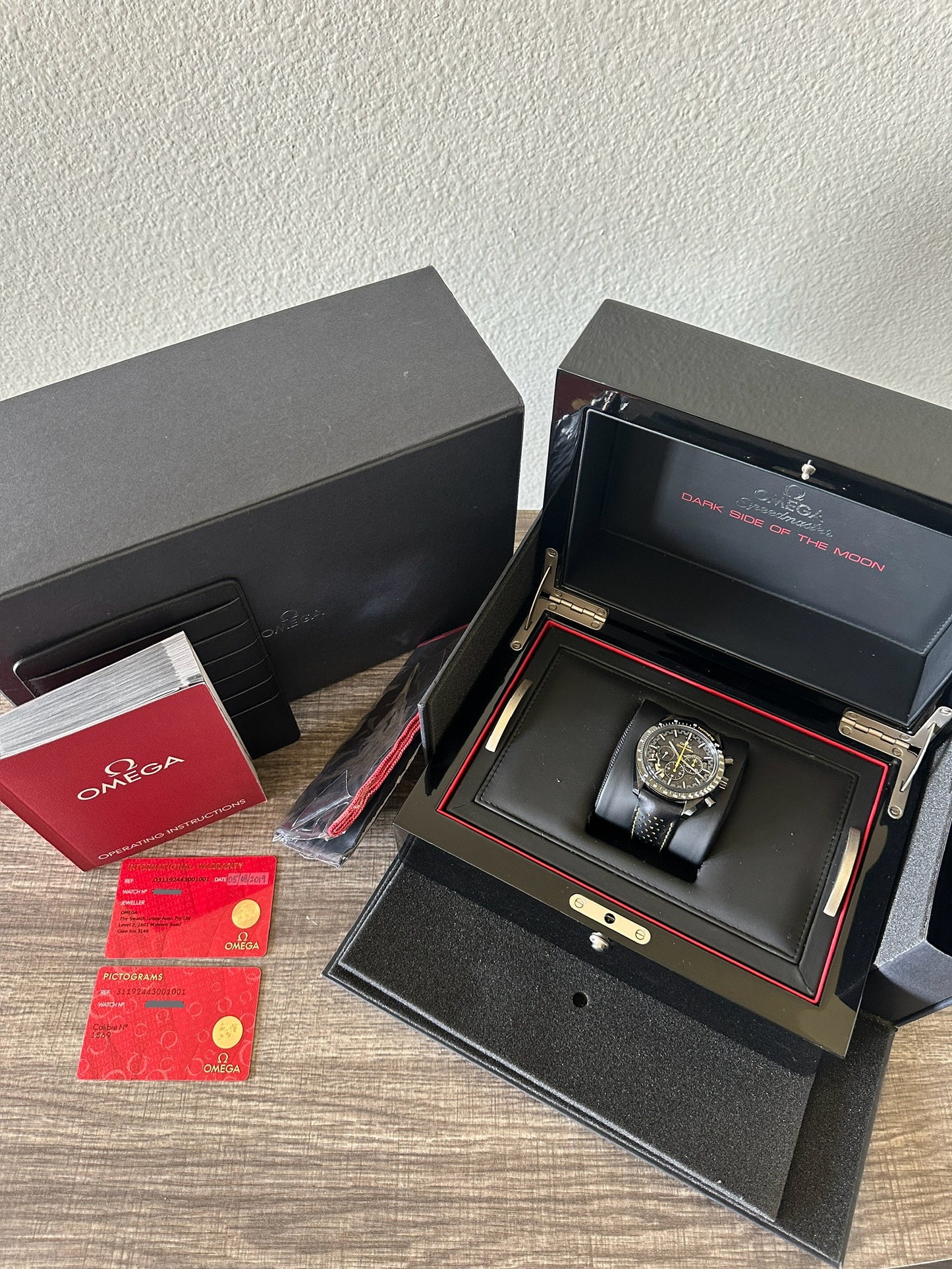 Omega Speedmaster Moonwatch Dark Side of the Moon Apollo 8