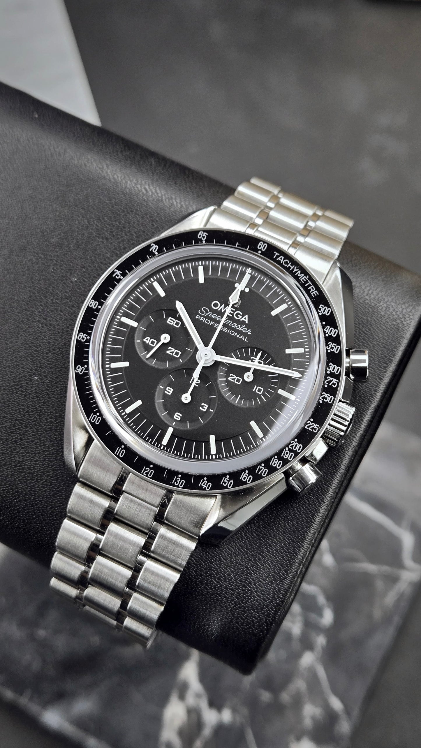 Omega Speedmaster Professional Moonwatch Sapphire