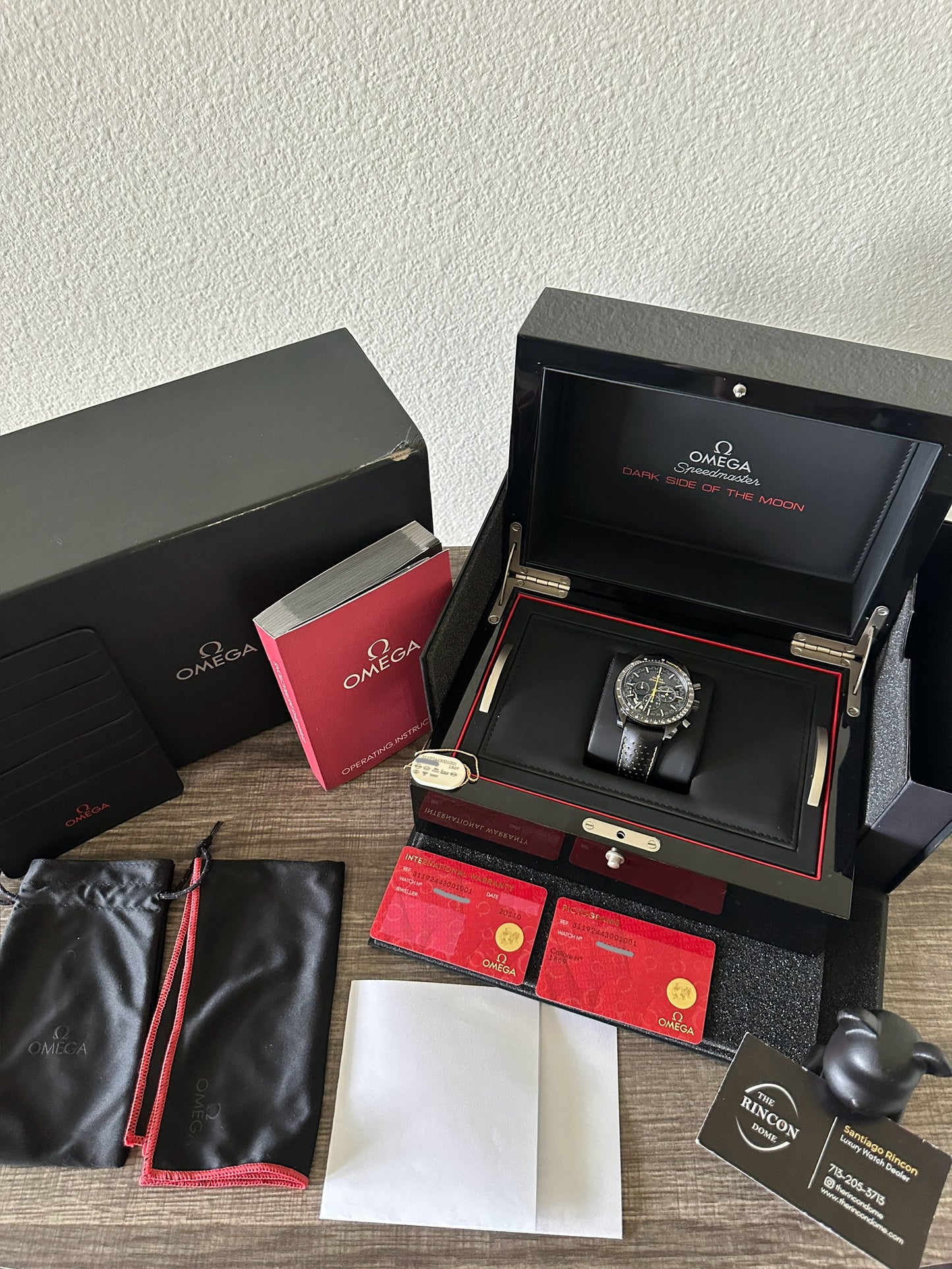 Omega Speedmaster Moonwatch Dark Side of the Moon Apollo 8