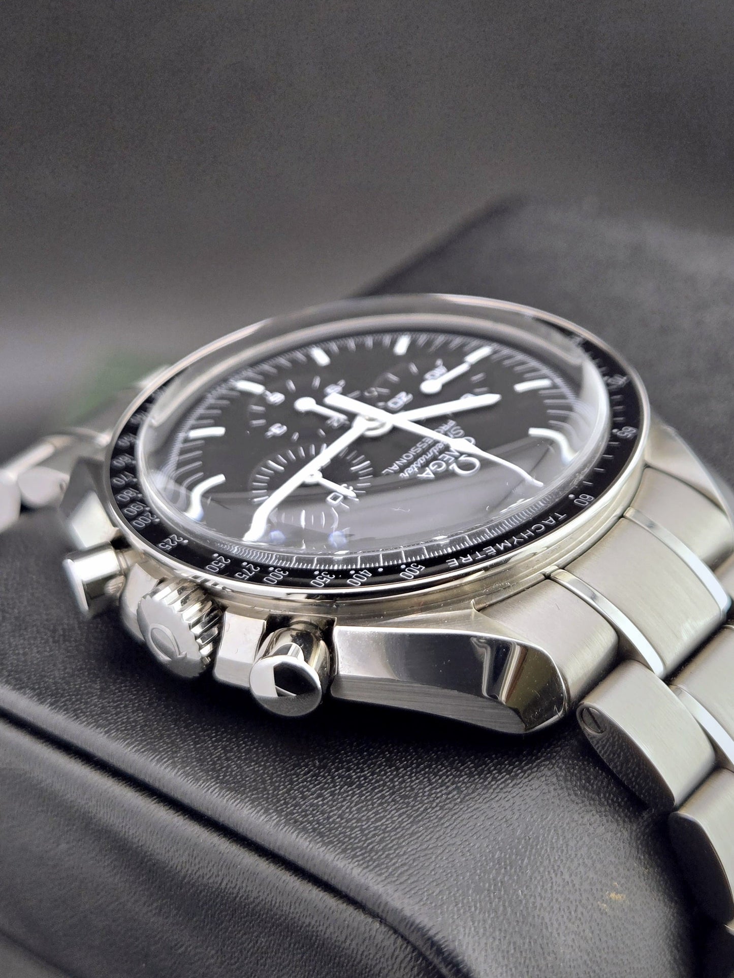 Omega Speedmaster Professional Moonwatch Hesalite