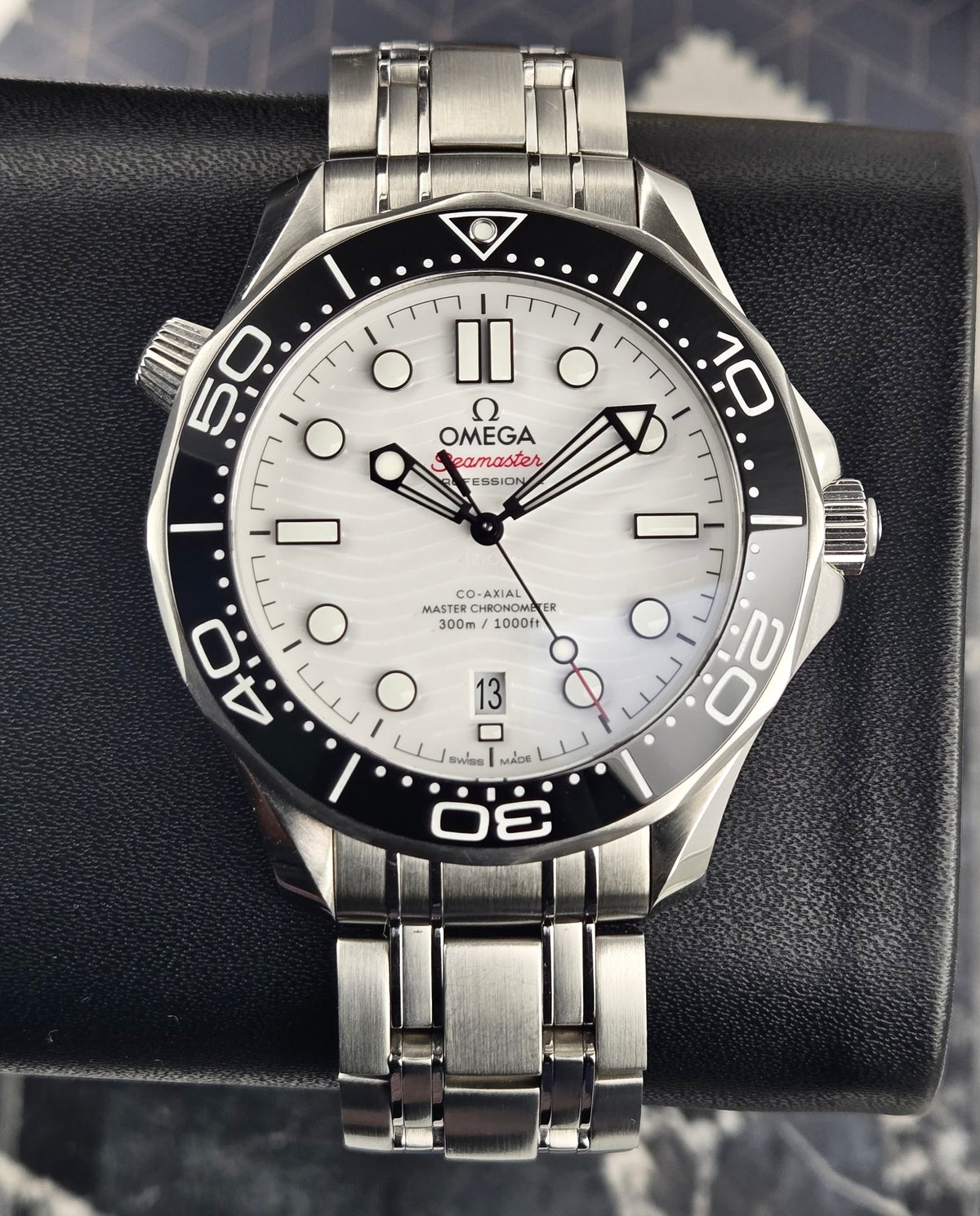 Omega Seamaster 300m Diver 42mm White Dial + Rubber Strap Full Set