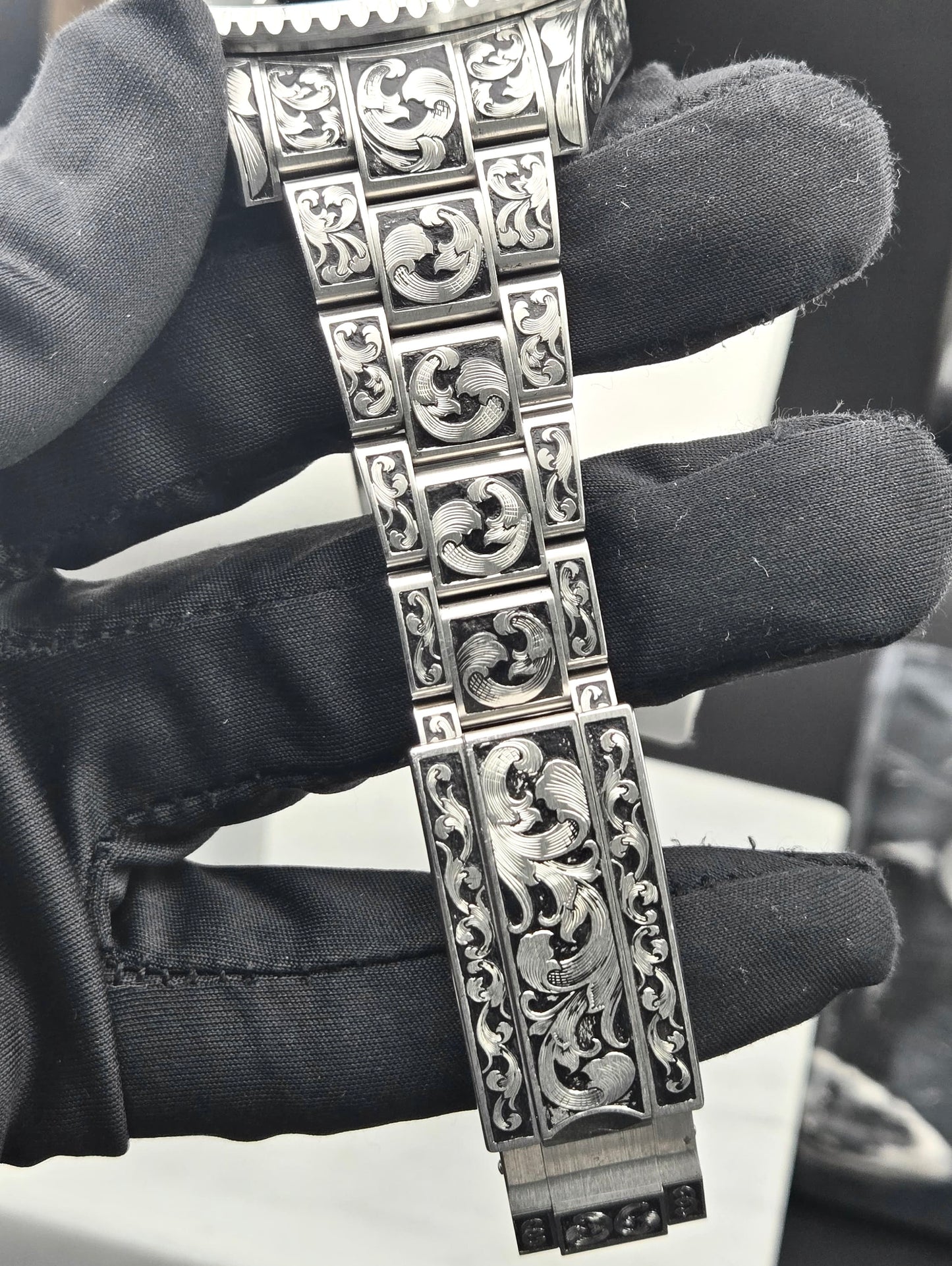 Rolex Sea Dweller Deepsea 116660 44mm Flowing Scroll Engraved
