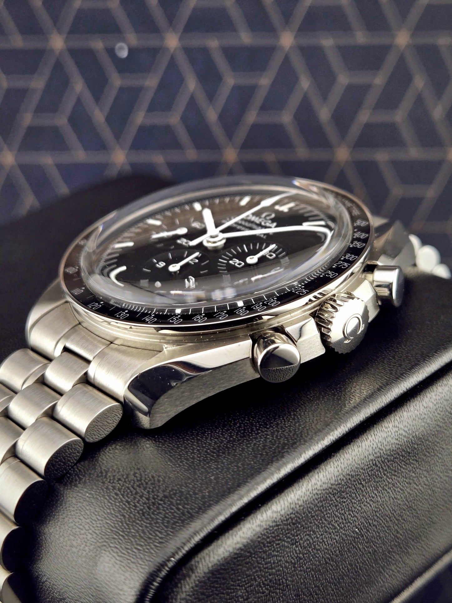 Omega Speedmaster Moonwatch Hesalite