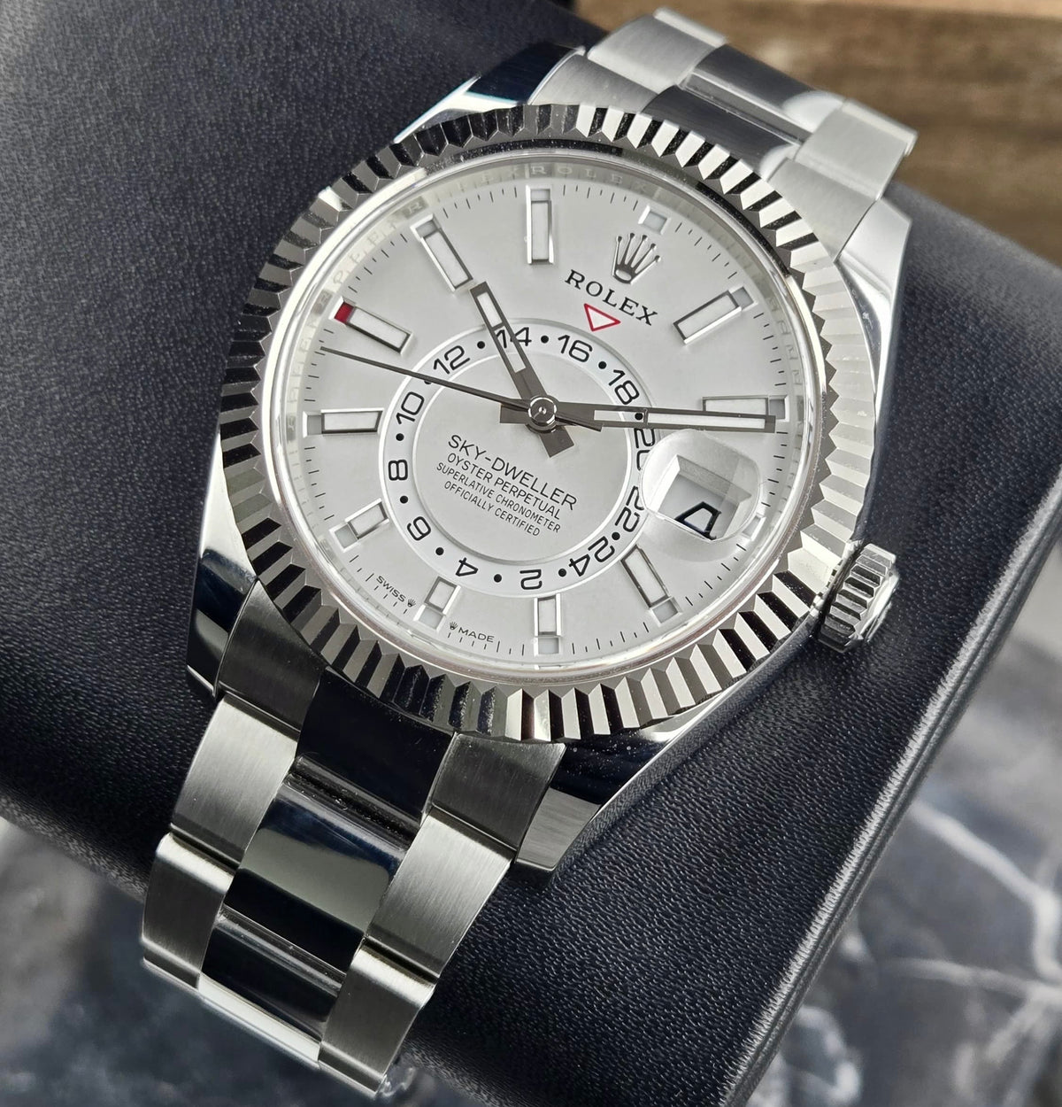 Rolex Sky-Dweller White Dial Oyster Bracelet 42mm 336934
