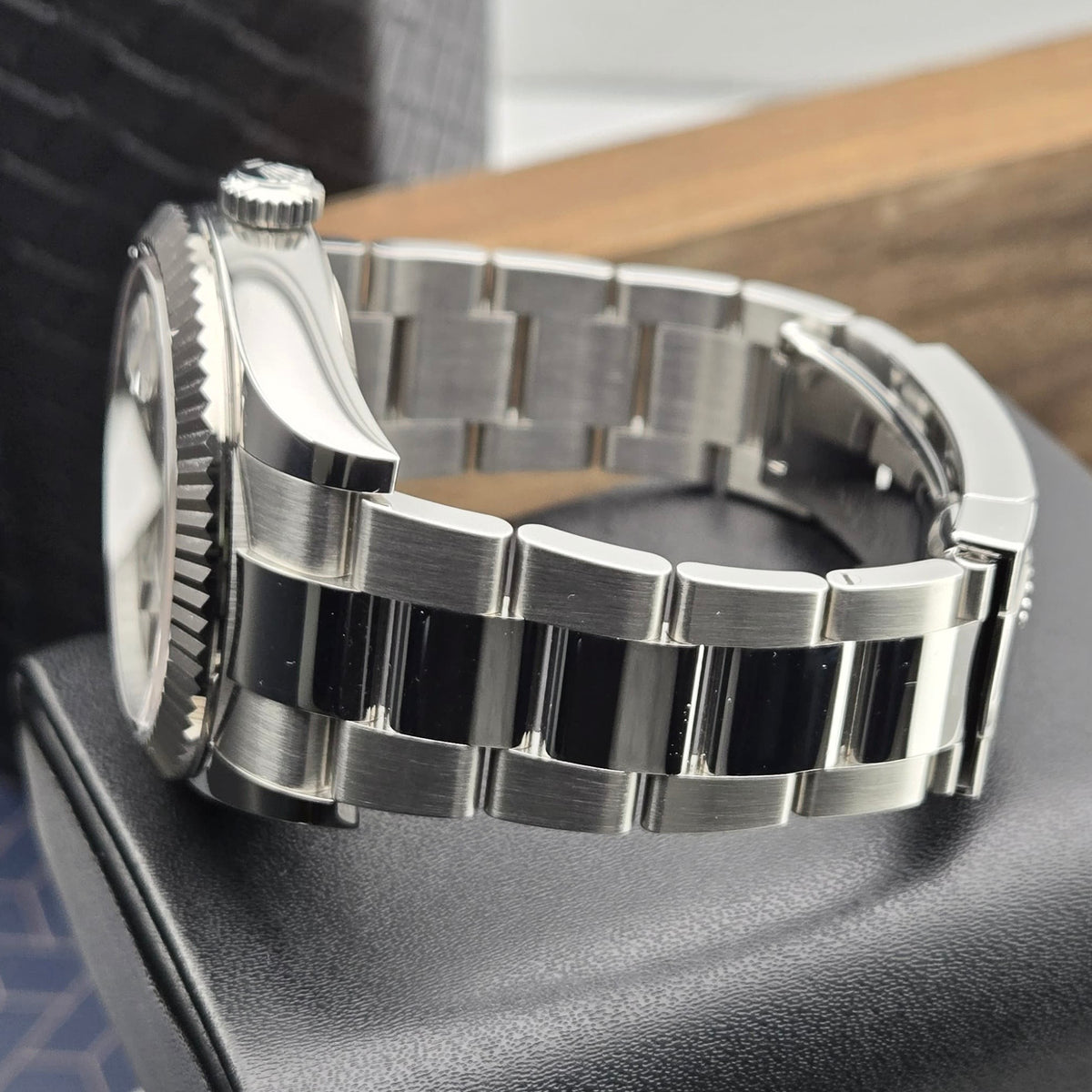 Rolex Sky-Dweller White Dial Oyster Bracelet 42mm 336934