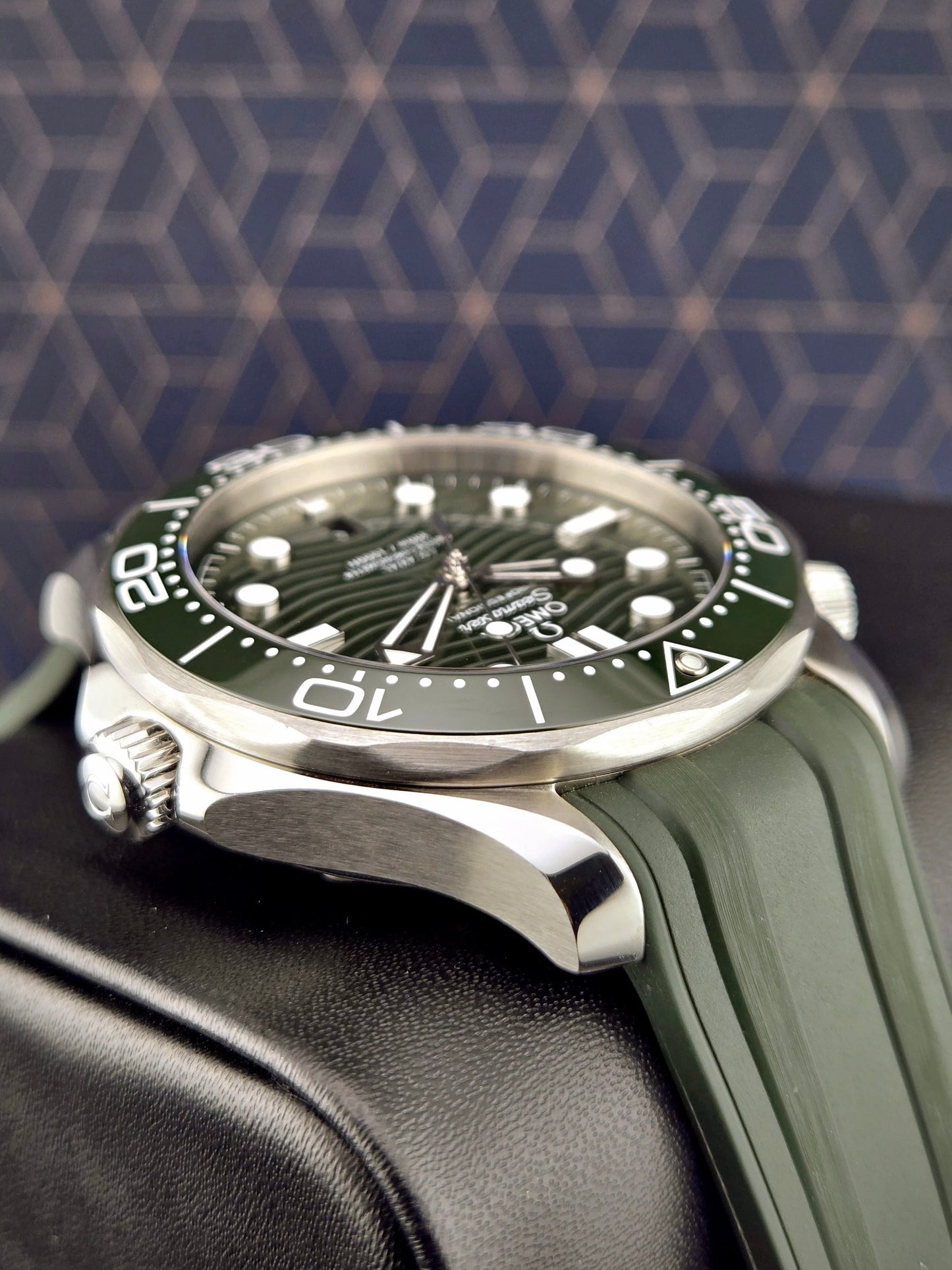 Omega Seamaster Diver 300m Seaweed