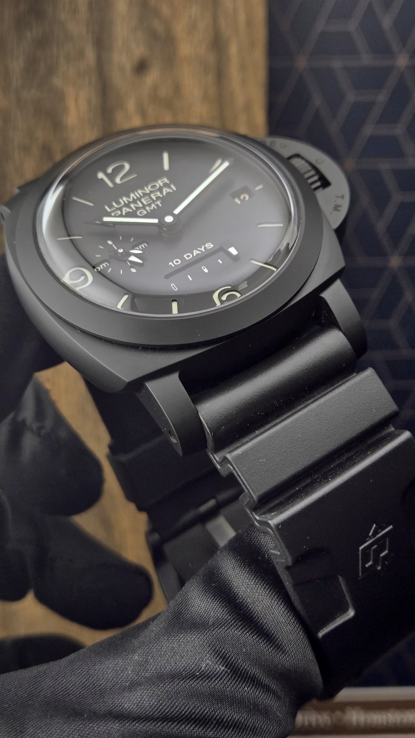 Panerai Luminor 1950 GMT Ceramica