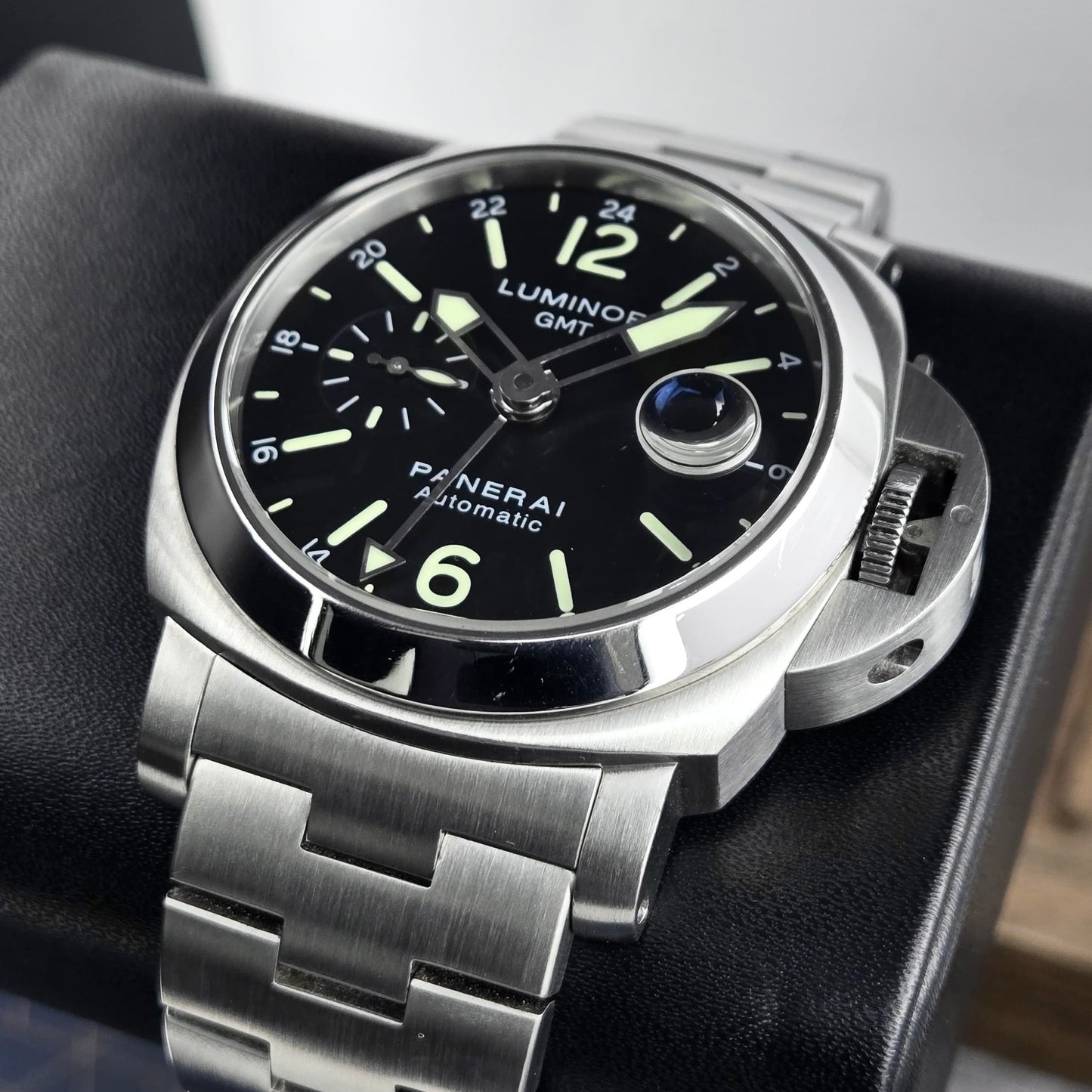 Panerai Luminor GMT 44mm Black