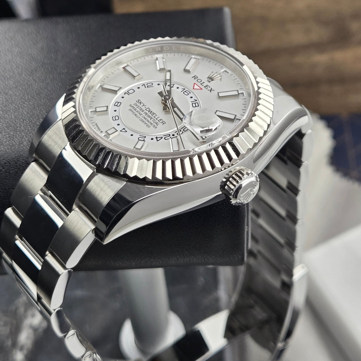 Rolex Sky-Dweller White Dial Oyster Bracelet 42mm 336934