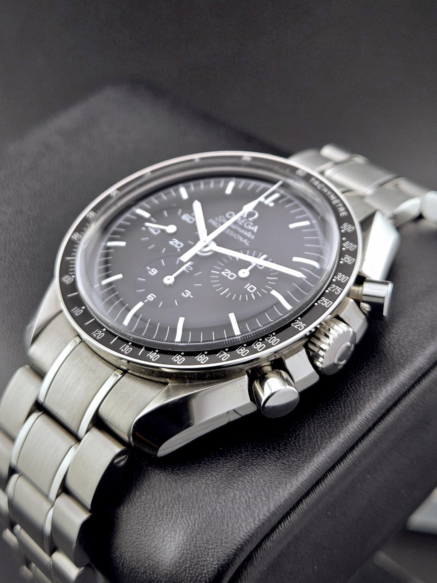 Omega Speedmaster Professional Moonwatch Hesalite