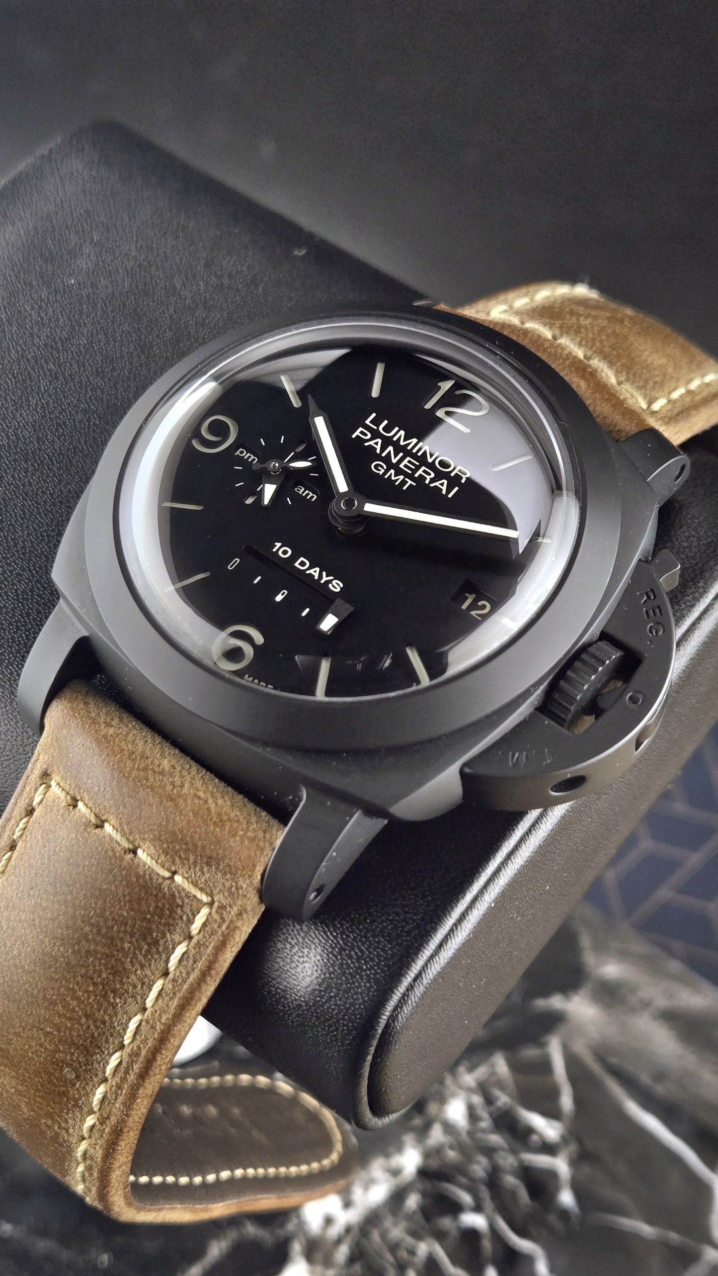 Panerai Luminor 1950 GMT Ceramica