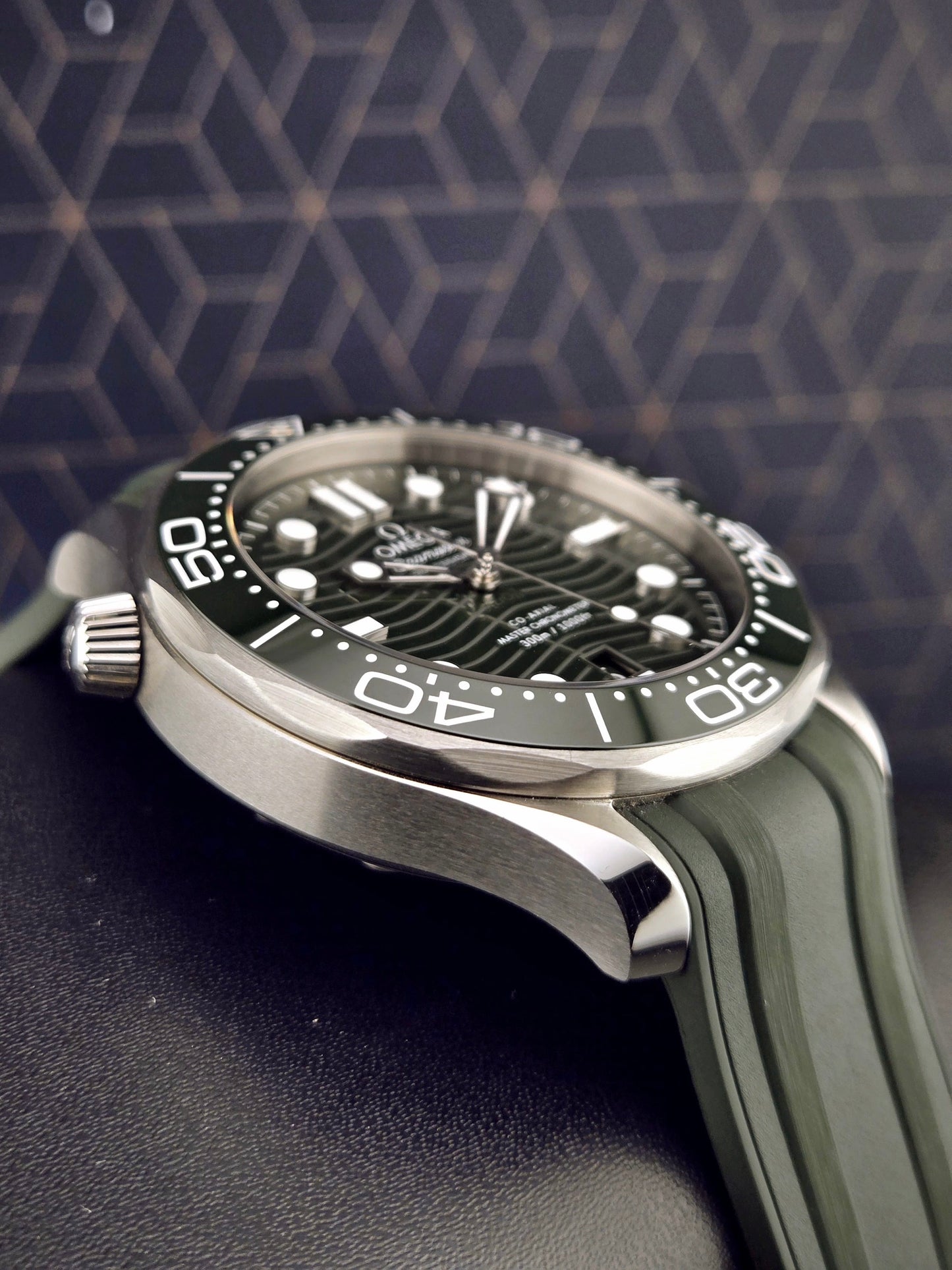 Omega Seamaster Diver 300m Seaweed